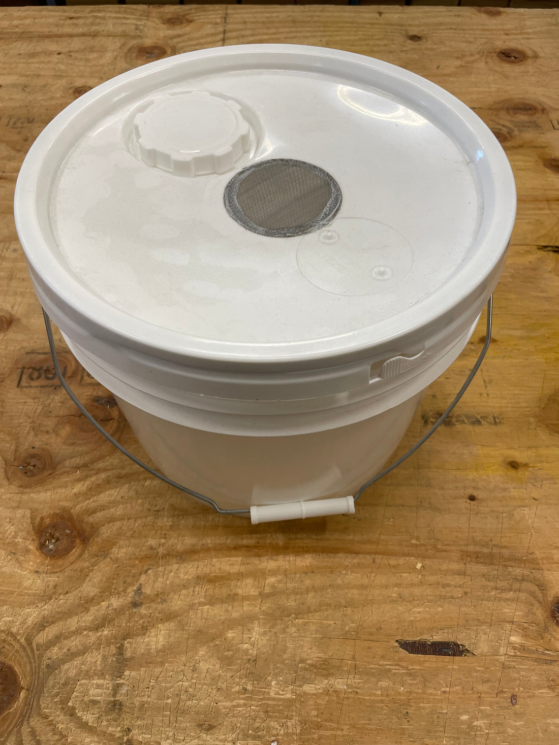 Feeder Pail (2.5 Gallon, ~9.5 Litres)