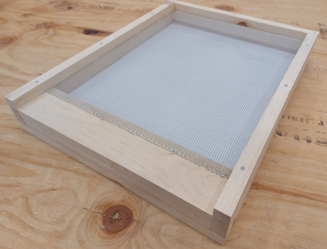 Screened Bottom Board, Solid Pine (Back Drawer, Untreated)